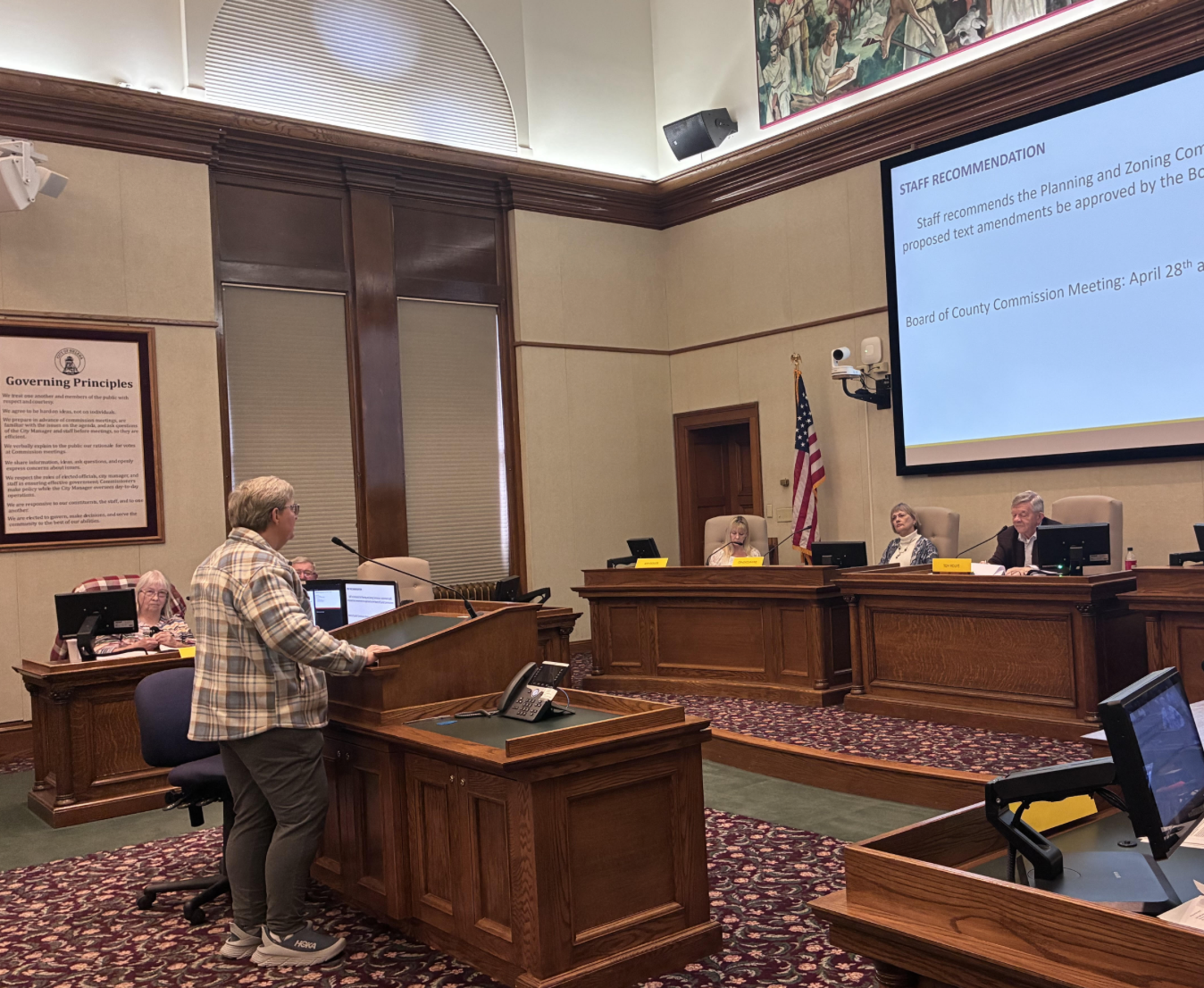 Planners urge County to approve special district changes